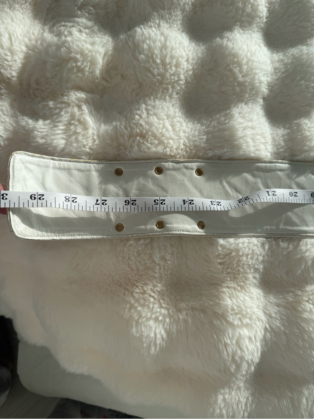 CHANEL White Quilted Leather Waist Belt with Gold CC Plaque - Picture 17 of 17